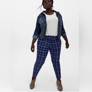 NWT Torrid Studio Signature Double Knit Skinny Ankle Pant - Navy